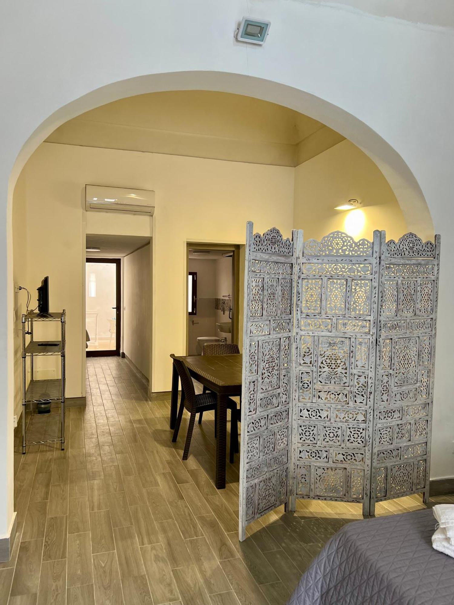 דירות טרפאני Cortile Bassi 185 מראה חיצוני תמונה